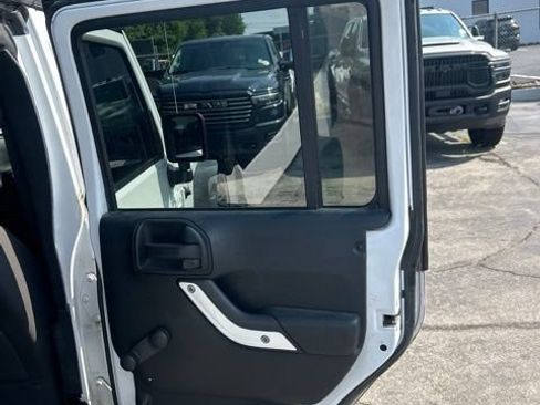 Used 2017 Jeep Wrangler Unlimited Sport w/ Connectivity Group AWD/4WD image 22