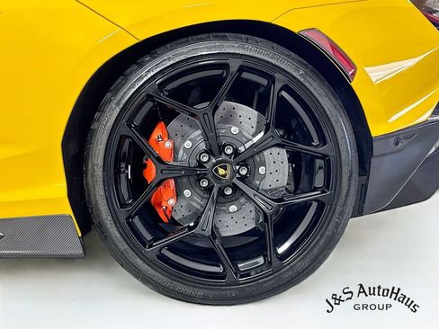 Used 2025 Lamborghini Revuelto AWD/4WD image 40