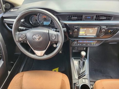 Used 2015 Toyota Corolla LE FWD image 27