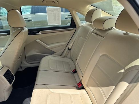Used 2018 Volkswagen Passat 2.0T SE image 31