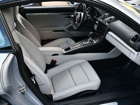 Used 2018 Porsche 718 Cayman RWD image 44