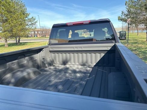 Used 2024 Chevrolet Silverado 2500 Custom w/ Custom Value Package image 4