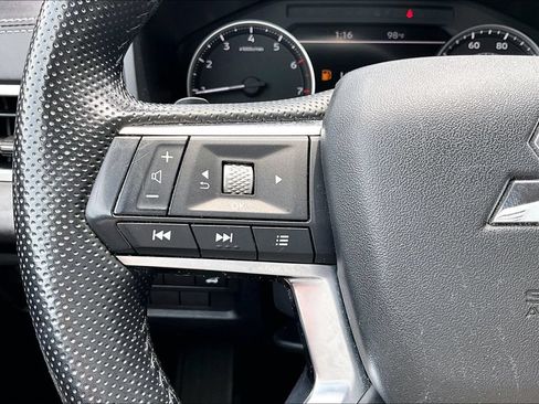 Used 2024 Mitsubishi Outlander SE AWD/4WD image 11