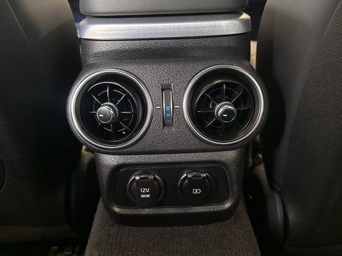 Used 2023 Kia Stinger GT2 image 32