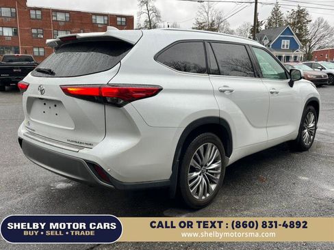Used 2022 Toyota Highlander Platinum image 6