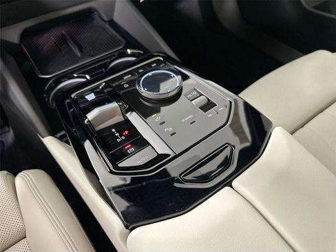 Certified 2026 BMW 530i w/ Premium Package RWD image 16