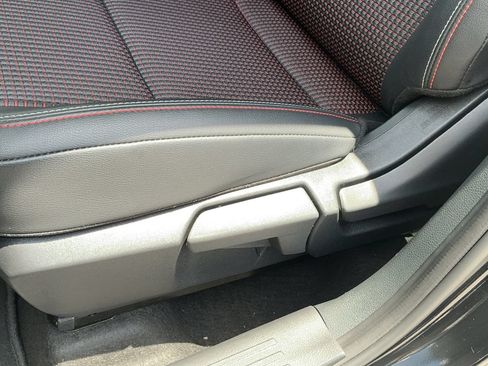 Certified 2025 Nissan Kicks SR FWD image 31