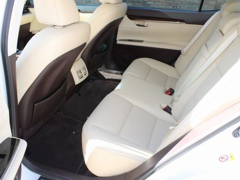 Used 2017 Lexus ES 350 w/ Premium Package image 6