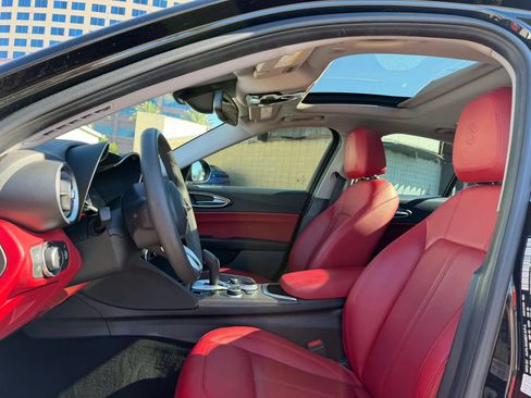 Used 2021 Alfa Romeo Giulia Ti w/ Nero Edizione RWD image 11