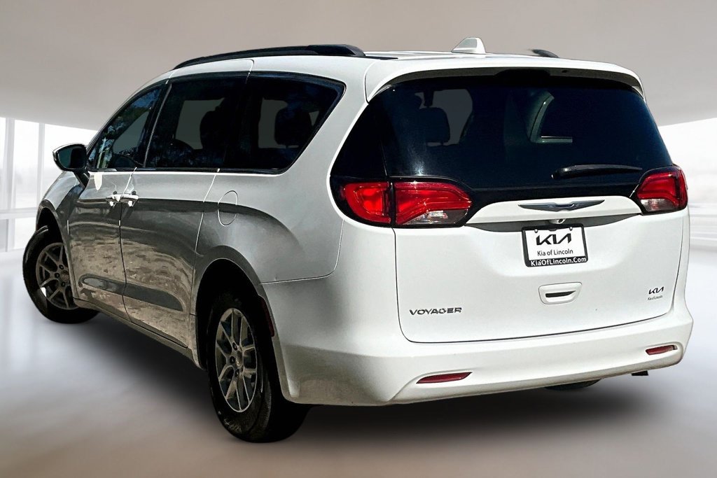 Used 2020 Chrysler Voyager Lxi FWD image 4