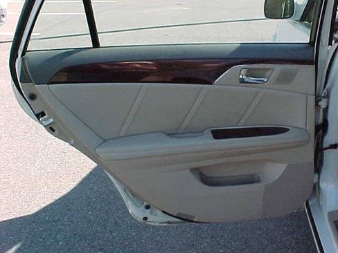 Used 2008 Toyota Avalon Limited image 19