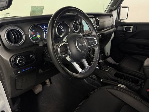 Used 2023 Jeep Wrangler Unlimited Sahara w/ Cold Weather Group AWD/4WD image 21