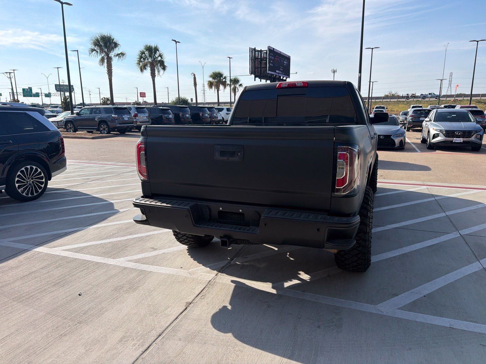 Used 2017 GMC Sierra 1500 Denali w/ Denali Ultimate Package AWD/4WD image 6