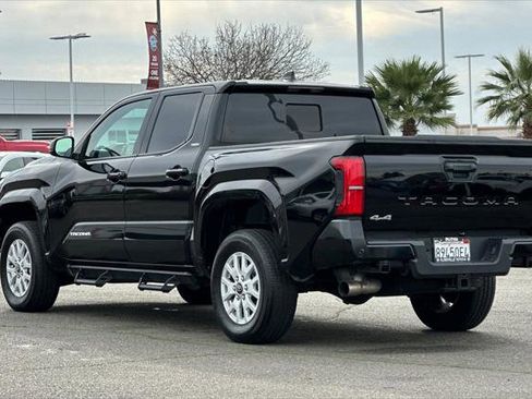 Certified 2025 Toyota Tacoma SR5 AWD/4WD image 7