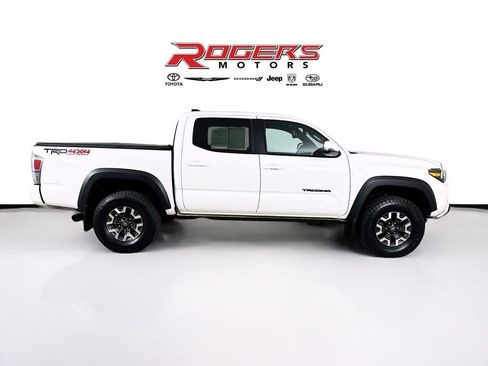 Certified 2023 Toyota Tacoma TRD Off-Road w/ Technology Package AWD/4WD image 14