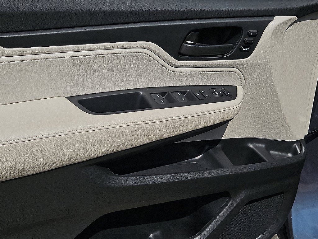 Used 2025 Honda Odyssey EX-L image 18