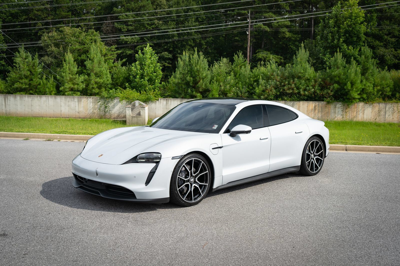 Used 2023 Porsche Taycan RWD image 11
