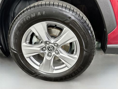Used 2023 Toyota RAV4 XLE FWD image 31