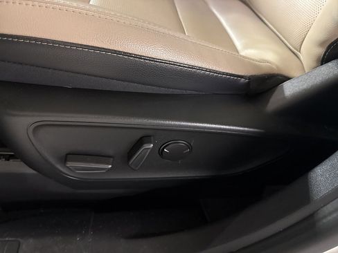 Used 2022 Ford Escape SEL image 13