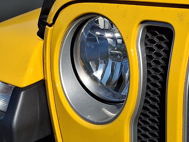 Used 2019 Jeep Wrangler Unlimited Sahara w/ Dual Top Group AWD/4WD image 3
