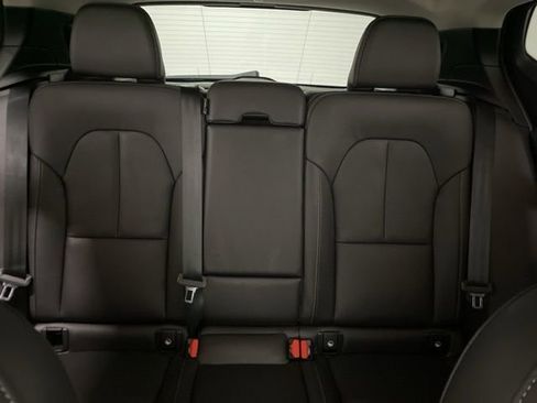 Used 2025 Volvo XC40 B5 Plus image 76