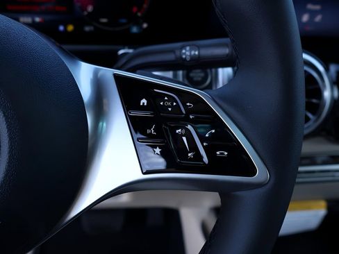 New 2026 Mercedes-Benz GLB 250 4MATIC image 37