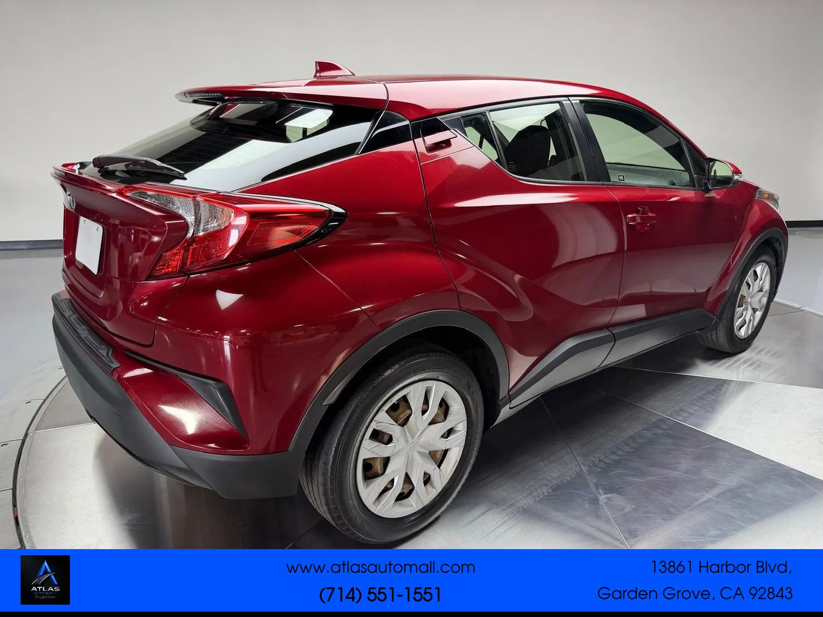 Used 2019 Toyota C-HR LE FWD image 2