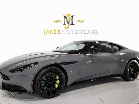 Used 2019 Aston Martin DB11 AMR image 1