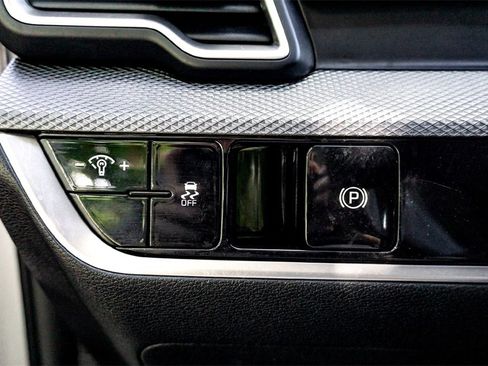 Used 2024 Kia Sportage LX image 16