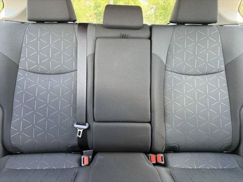 Certified 2025 Toyota RAV4 XLE w/ Convenience Package FWD image 31