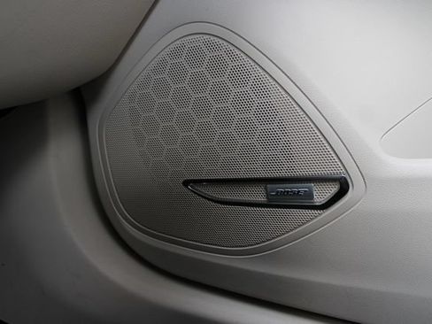 Used 2022 Buick Envision Avenir w/ Technology Package II FWD image 23