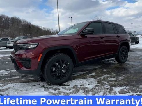 New 2025 Jeep Grand Cherokee Laredo image 4