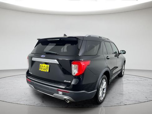 Used 2024 Ford Explorer Limited AWD/4WD image 3
