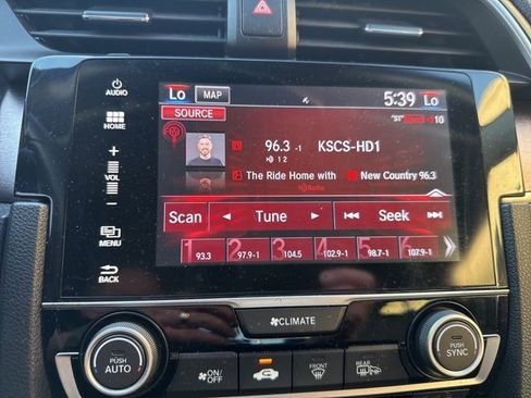 Used 2018 Honda Civic Touring image 13