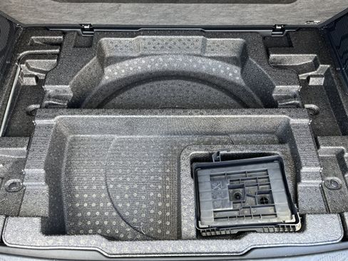 Used 2025 Subaru Forester Premium AWD/4WD image 11