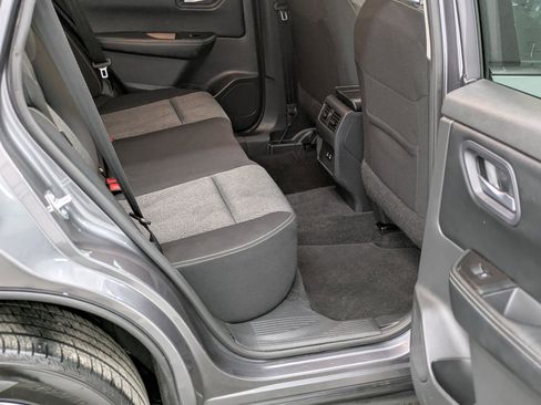 Used 2024 Nissan Rogue SV image 23