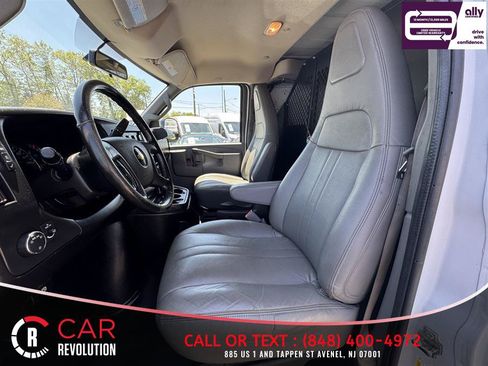 Used 2020 Chevrolet Express 3500 w/ Driver Convenience Package RWD image 20