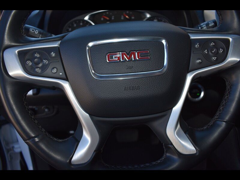Used 2023 GMC Terrain SLT FWD image 14
