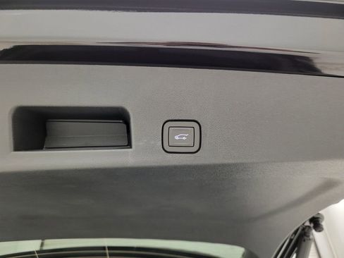 New 2026 Chevrolet Traverse RS w/ LPO, Floor Liner Package image 3