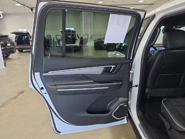 Used 2026 Buick Enclave Preferred AWD/4WD image 27