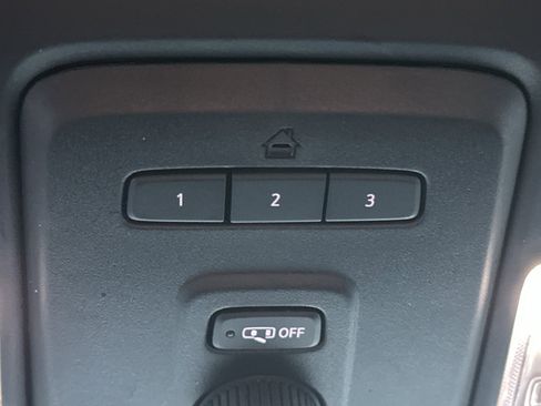 Used 2023 Chevrolet Suburban LT image 24