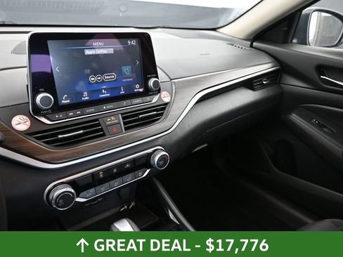 Used 2024 Nissan Altima 2.5 SV image 24