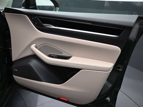 New 2026 Porsche Macan 4 Electric AWD/4WD image 20