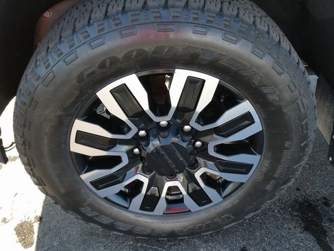 Certified 2024 GMC Sierra 2500 Denali Ultimate image 12