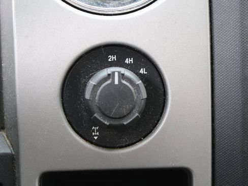 Used 2011 Ford F150 XLT w/ XLT Chrome Pkg image 22