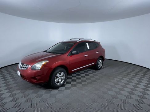 Used 2014 Nissan Rogue S w/ Convenience Package AWD/4WD image 4