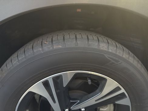 Used 2024 Subaru Crosstrek 2.0i Premium image 5