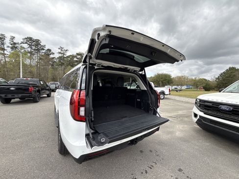 Used 2025 Ford Expedition Max Active AWD/4WD image 10