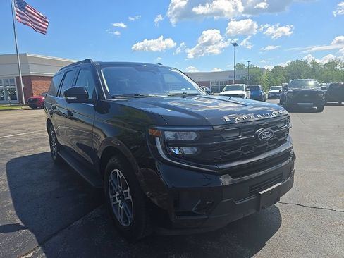 Used 2025 Ford Expedition Active AWD/4WD image 11
