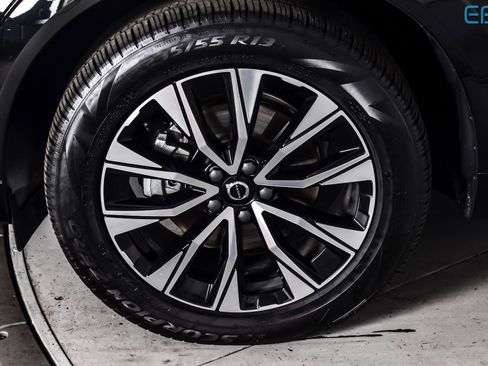 Used 2025 Volvo XC60 B5 Plus image 10